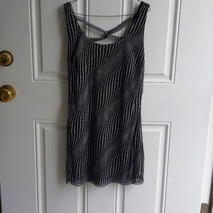 Black and white criss cross back